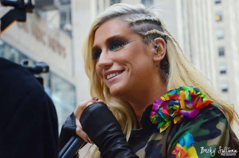 Kesha Alleges She Still Hasn’t Been Paid Royalties, While Dr Luke Started His Own Scandal With Bombshell Message About Katy Perry