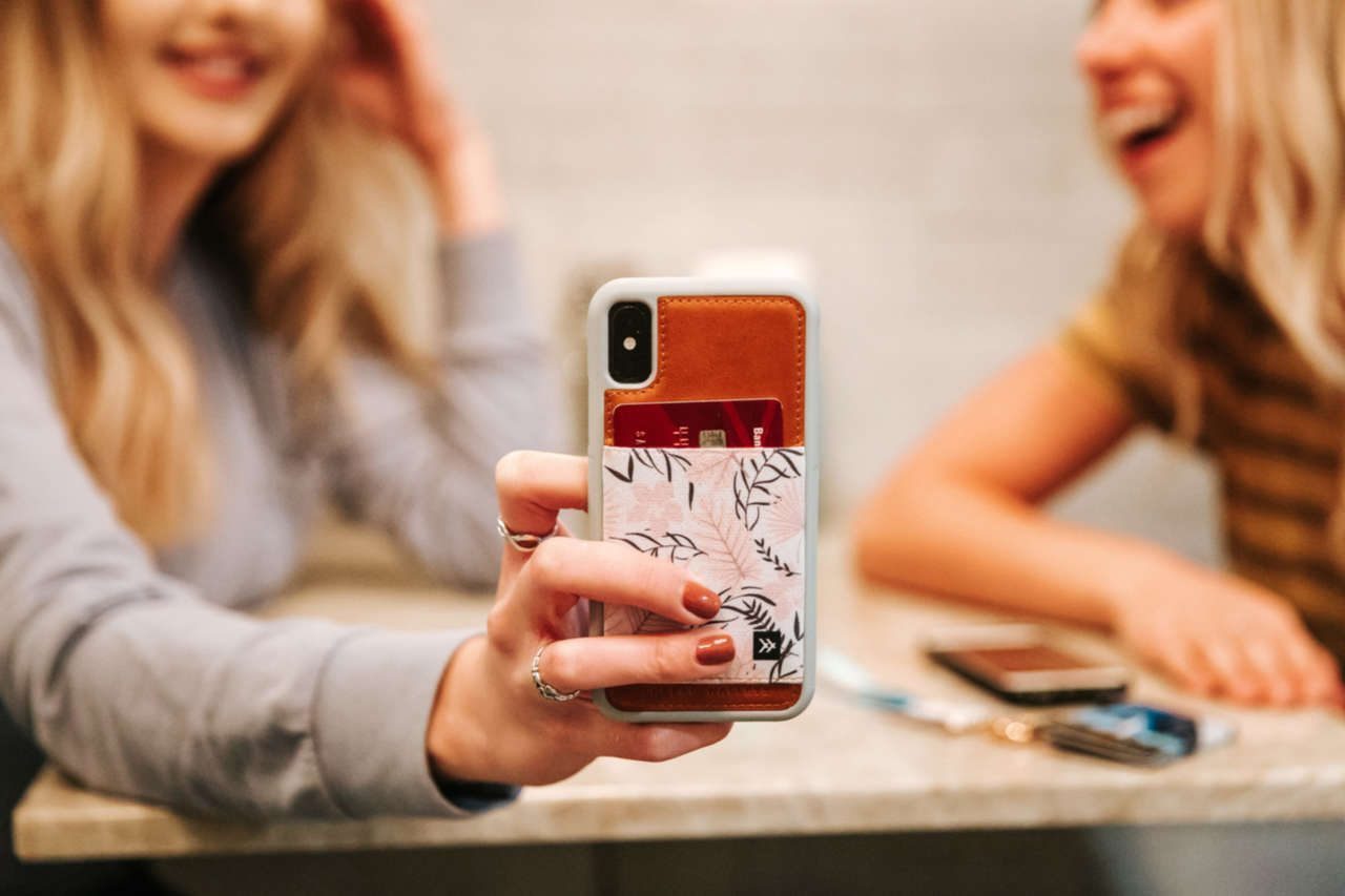 How Thread Wallets Identified a Booming E-Commerce Product (and You Can, Too)