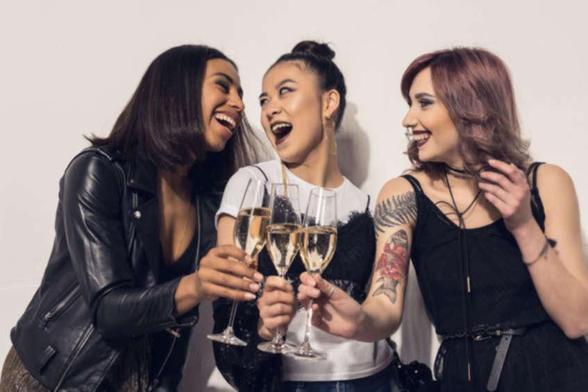 Grab your BFFs – Let’s Wine Down and Chill