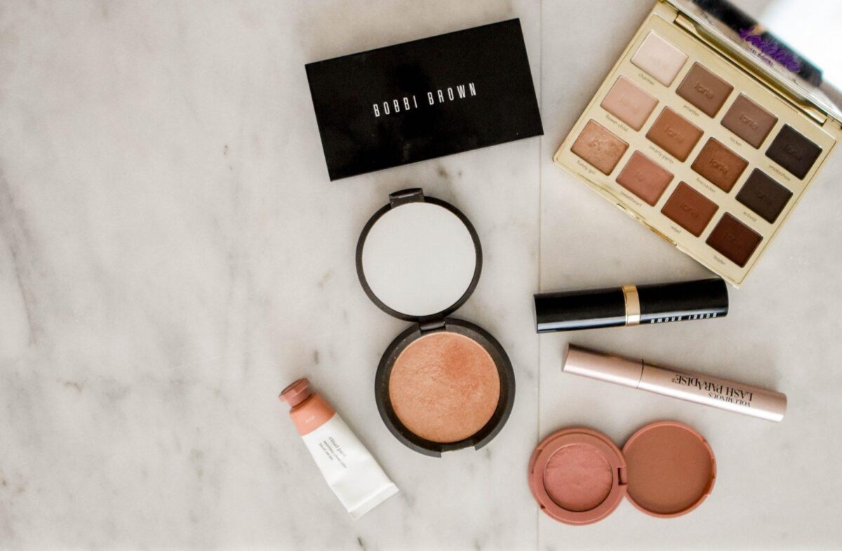 No Makeup, No Problem: Women Get Used To The Idea of Wearing No Makeup During COVID