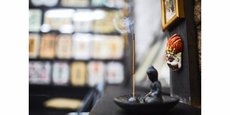 incense holder featured image