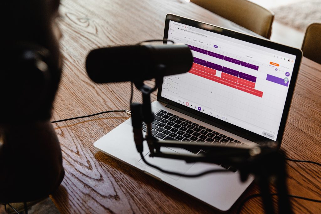 10 Marketing Podcasts You Should Listen to