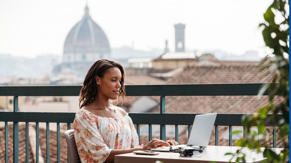 Hola Research Finds Digital Nomads Lack Tools to Access Content From Their Home Countries