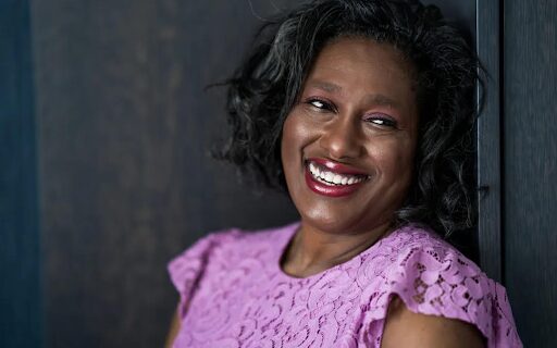 Dr. Roshanne Allen Receives Compass Clock of Conscience at World Leaders Summit of Love and Peace