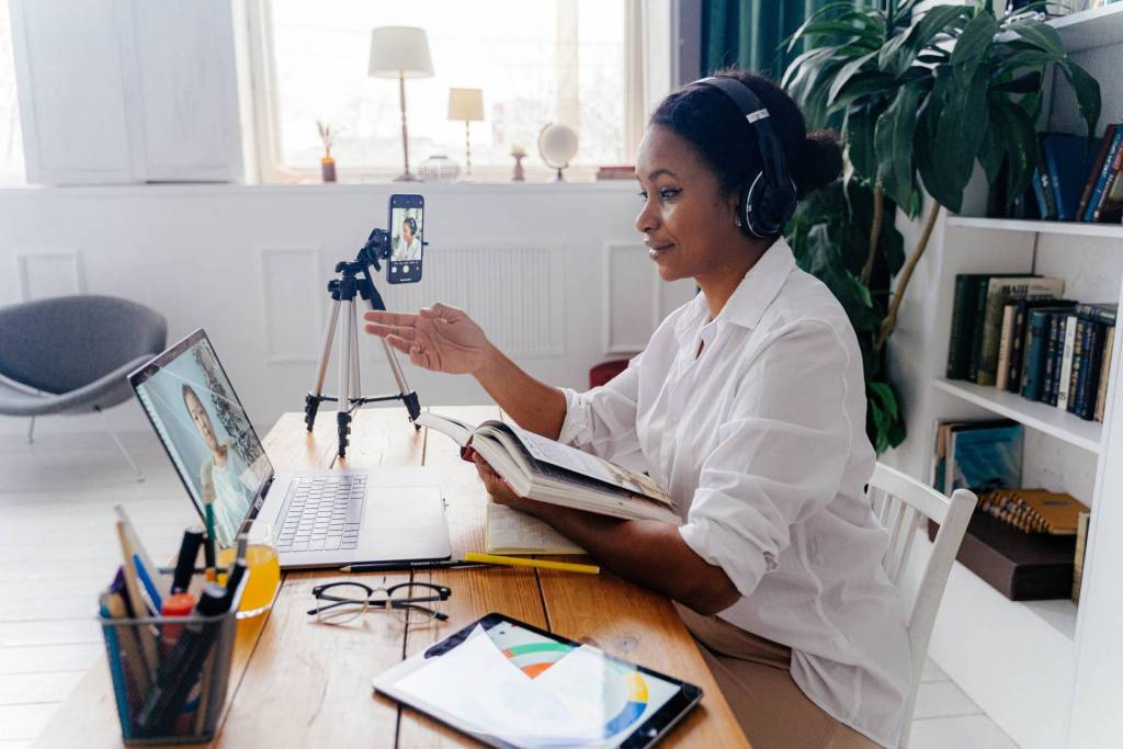 Paving Your Path: How to Establish a Successful Career Teaching English Online