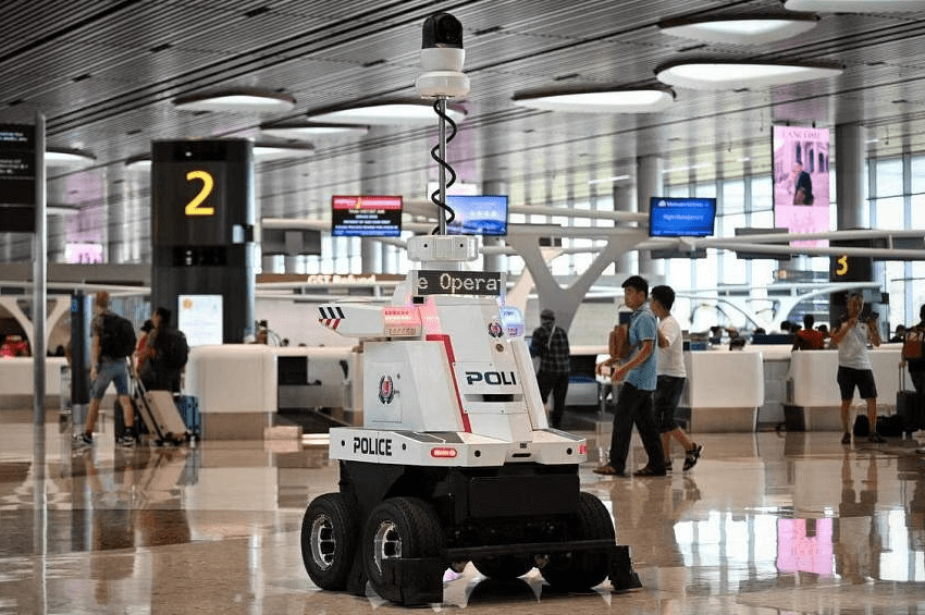 Robots support police Robots support police