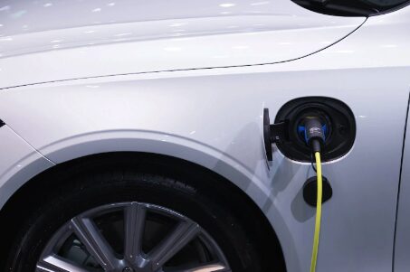 Driving Success: Tesla’s Worldwide Deliveries Soar as Prices Drop and EV Tax Credits Kick In