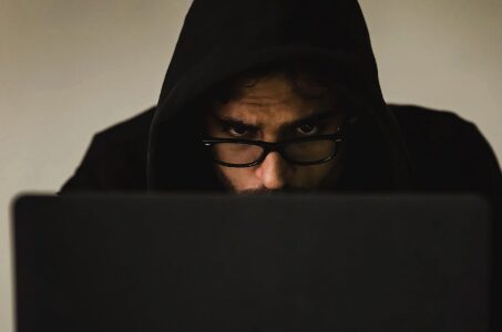 security-alert:-china-linked-hackers-successfully-breach-government-email-accounts,-says-microsoft security-alert:-china-linked-hackers-successfully-breach-government-email-accounts,-says-microsoft