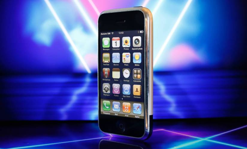 This Old iPhone Just Sold for More Than Your Car