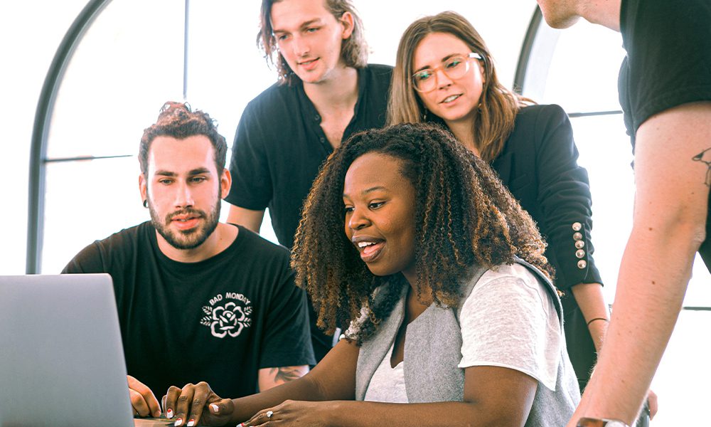 Navigating Economic Uncertainty: Marketing Strategies for U.S. SMBs and Startups for Year-End and Beyond