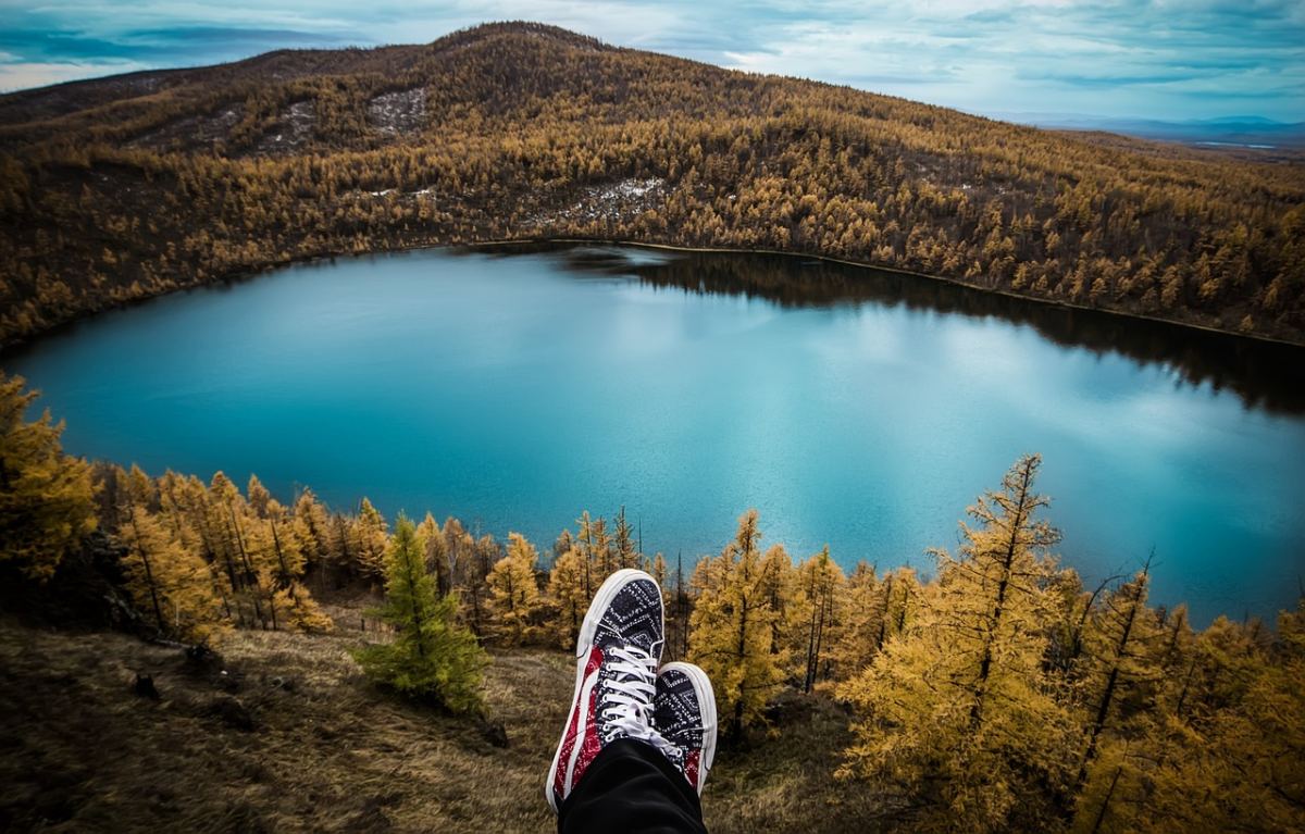 Travel Hacks: 30 Business Leaders’ Tips for Efficient and Stress-Free Trips