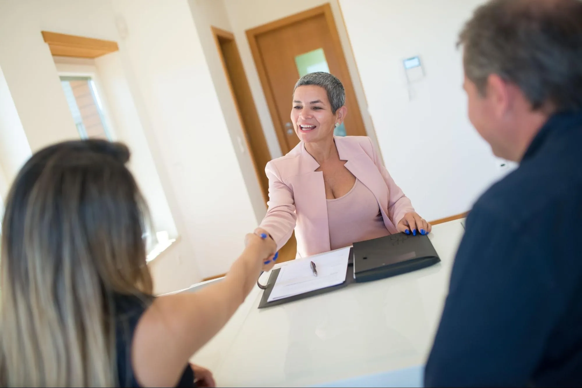 Building Authentic Connections With Customers: 15 Tips from Leaders