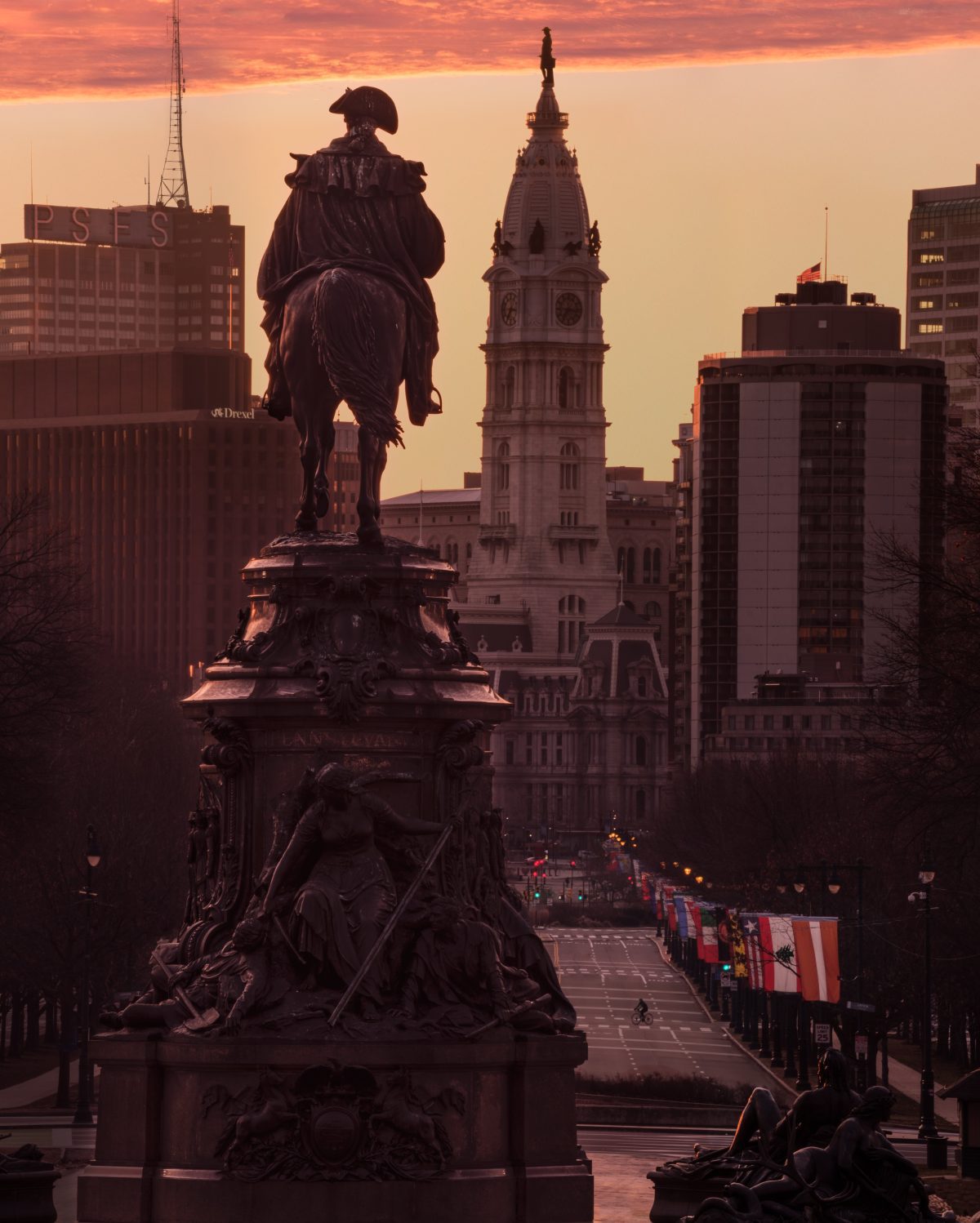 Spine Tingling Tales on the Philadelphia Ghost Tour