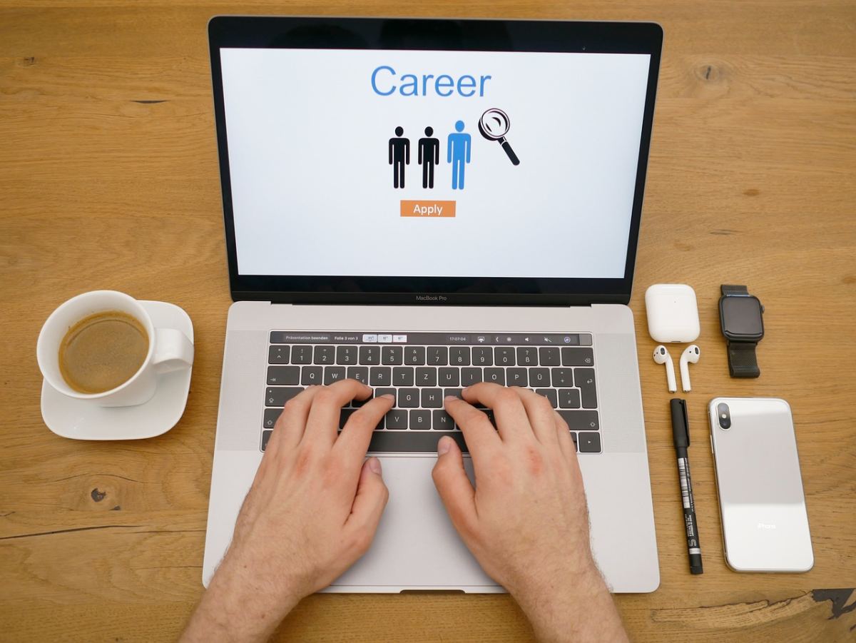 Standing Out in the New Era of Job Searching Standing Out in the New Era of Job Searching