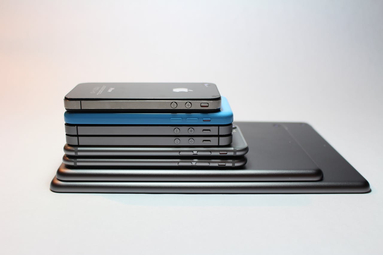 Why iPhones Remain a Top Choice for Tech-Savvy Seniors Why iPhones Remain a Top Choice for Tech-Savvy Seniors