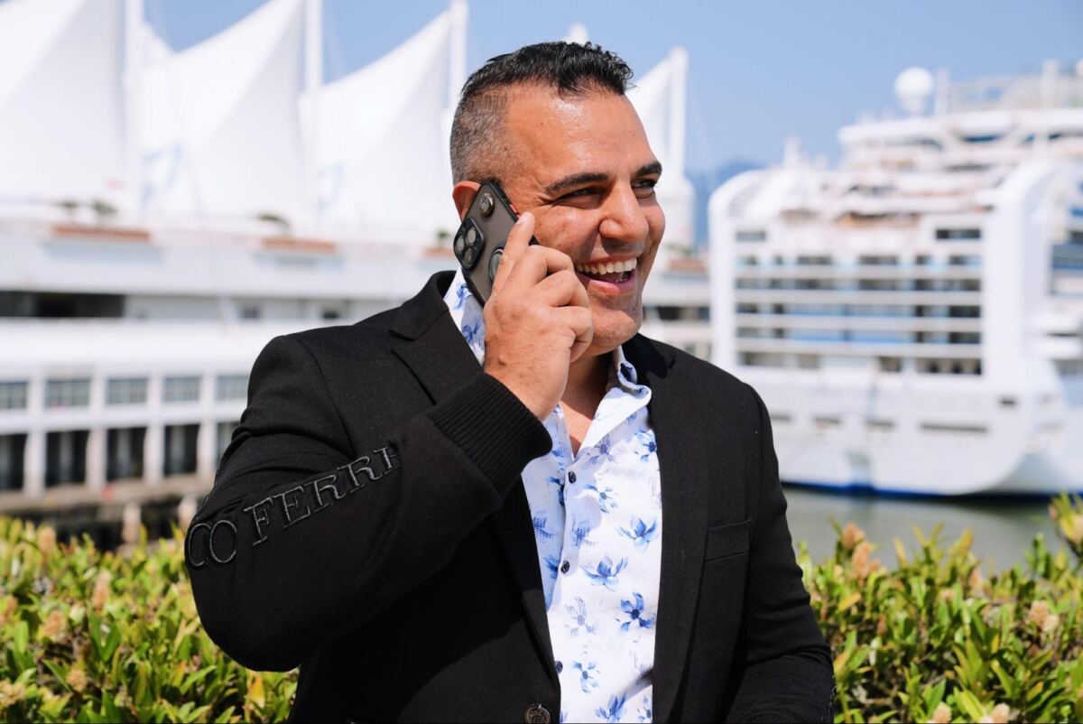 Mo Kumarsi: od imigrantskih početaka do evangelista blokčeina i osnivača Rev3al-a Mo Kumarsi: od imigrantskih početaka do evangelista blokčeina i osnivača Rev3al-a