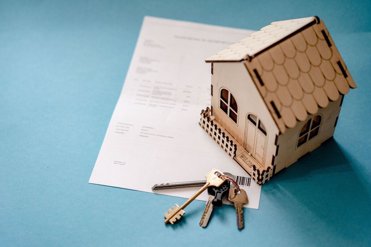 What You Need to Know About Property Damage Clauses in Contracts