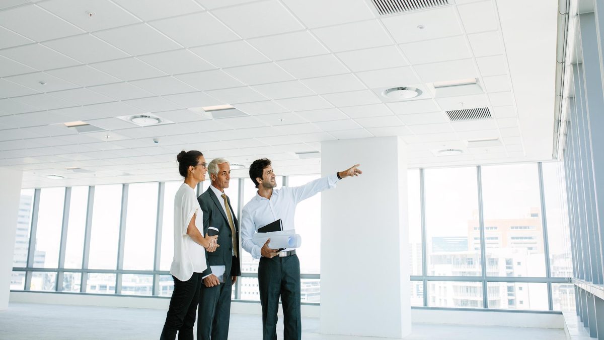 Real Estate Experts Share How to Avoid Cunning Con Artists in the Investing World