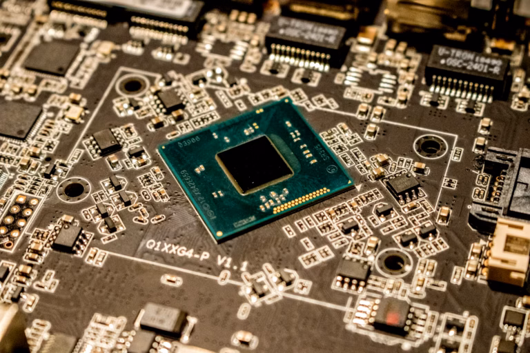 AI inference chip design with modern fabrication technology